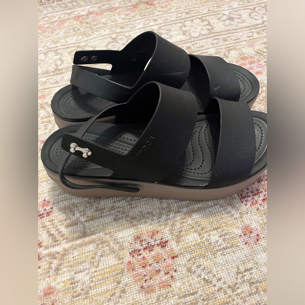 Women’s Black Crocs Sandals Size 9